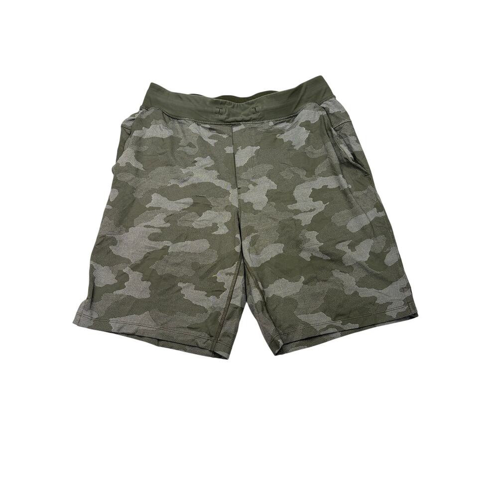 lululemon mens green camo drawstring athletic shorts. Size 32 no tags athleisure